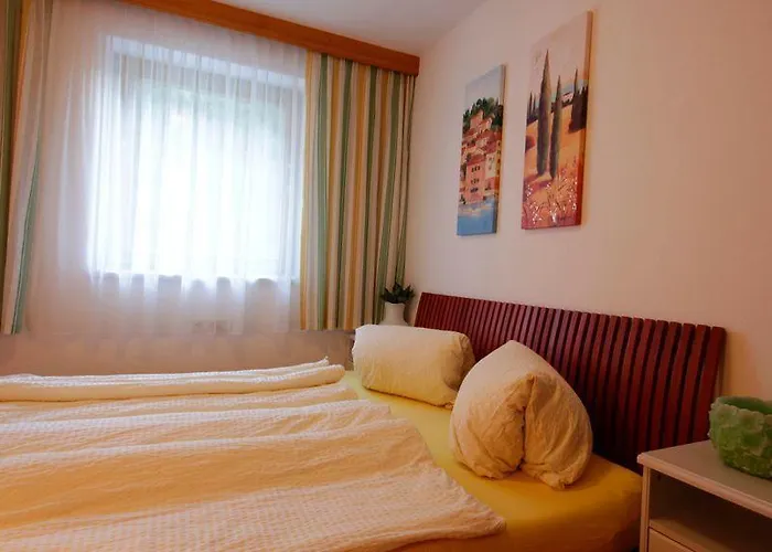 Appartamento Haus Alpenglueck *